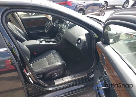 2016 Jaguar Xj Supercharged z USA, uszkodzony, nr VIN SAJWA1CE0GMW02776